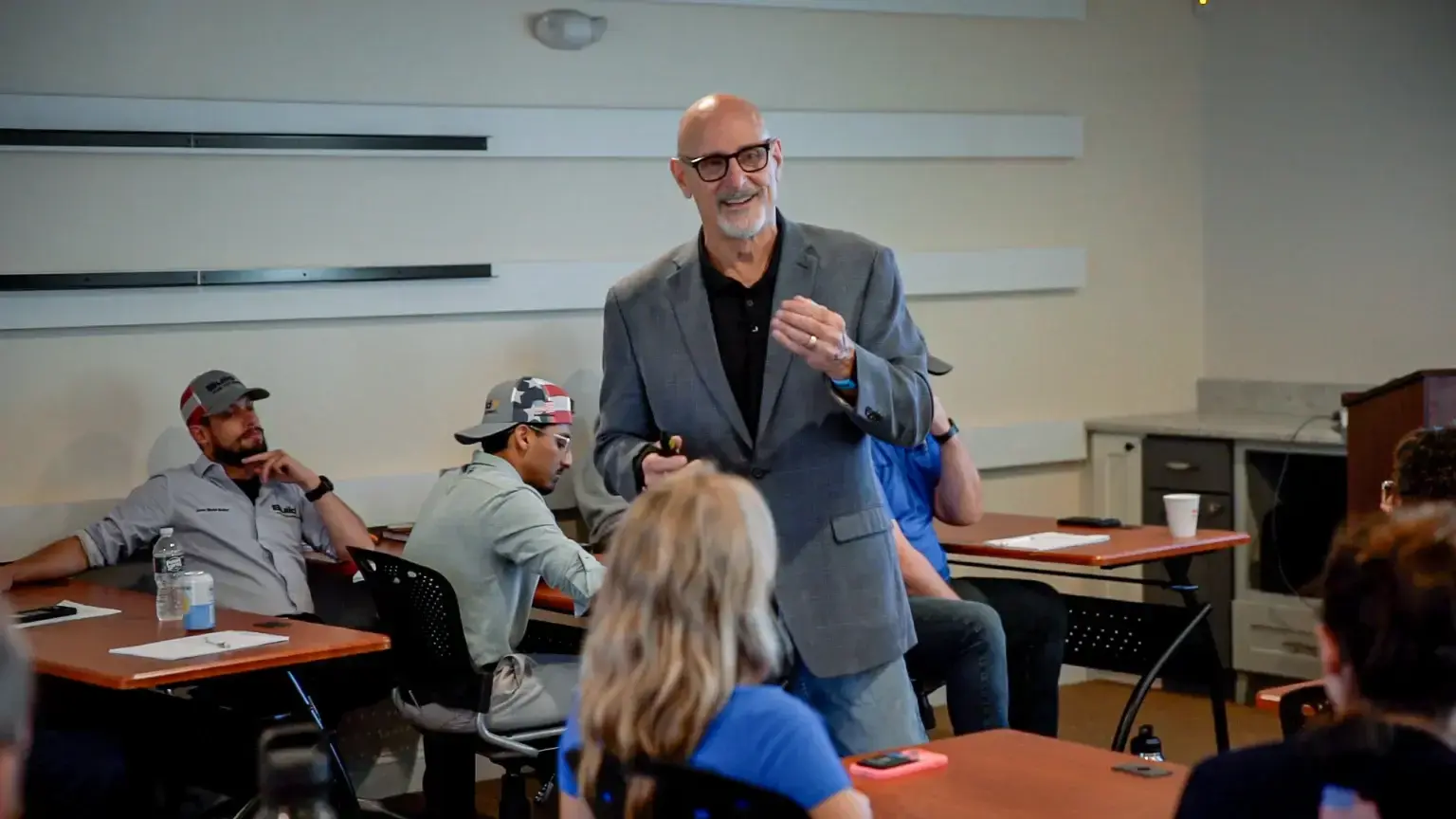 Endless Customers Coach